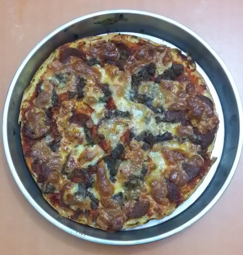 Bazlamadan Pizza Yapımı (Dışarıda Yediğiniz Pizzaları Unutun)