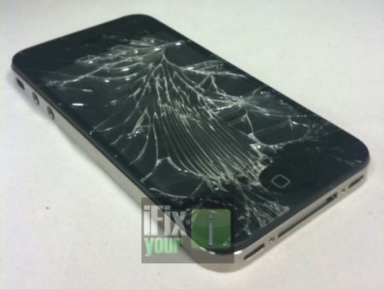 Apple, 3 senenin ardından telefonu yeniden icat ediyor: iPhone 4