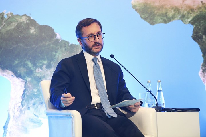 Fahrettin Altun'dan Elon Musk'a: Twitter'ın siyasi hayatımıza müdahalesini açıklayın