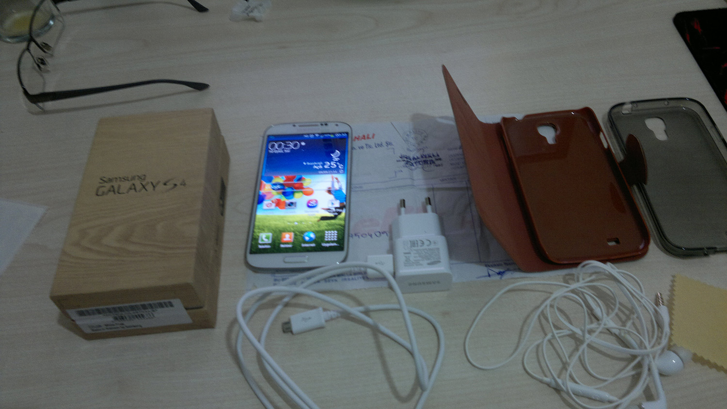  ACİL SATILIK SAMSUNG Galaxy S4//**1300 TL SON***Acil