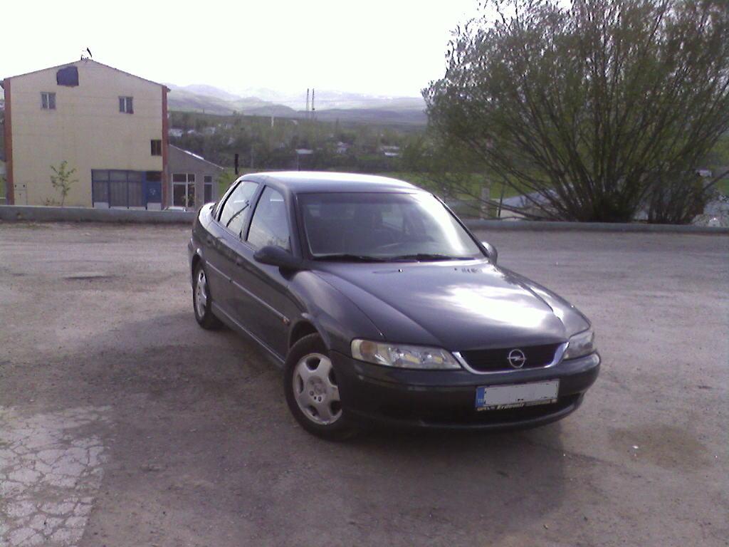  2000 model Passat mı?, Vectra mı?