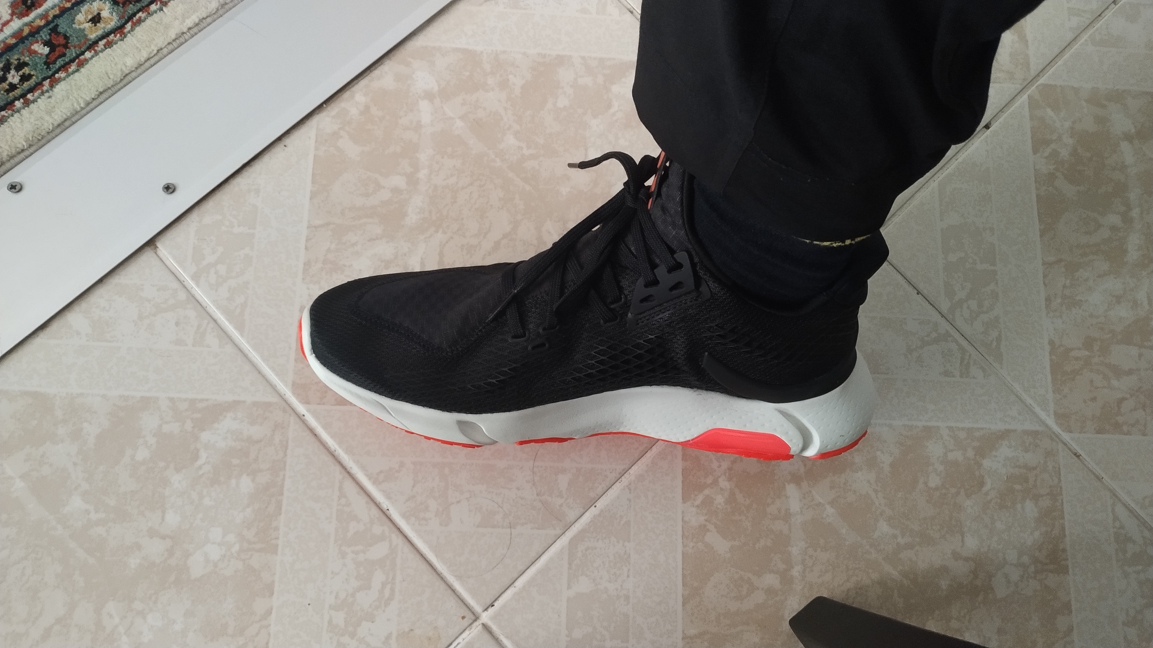 Under Armour Hovr İnfinite 2 494Tl YANIYOR /Akıllı Ayakkabı