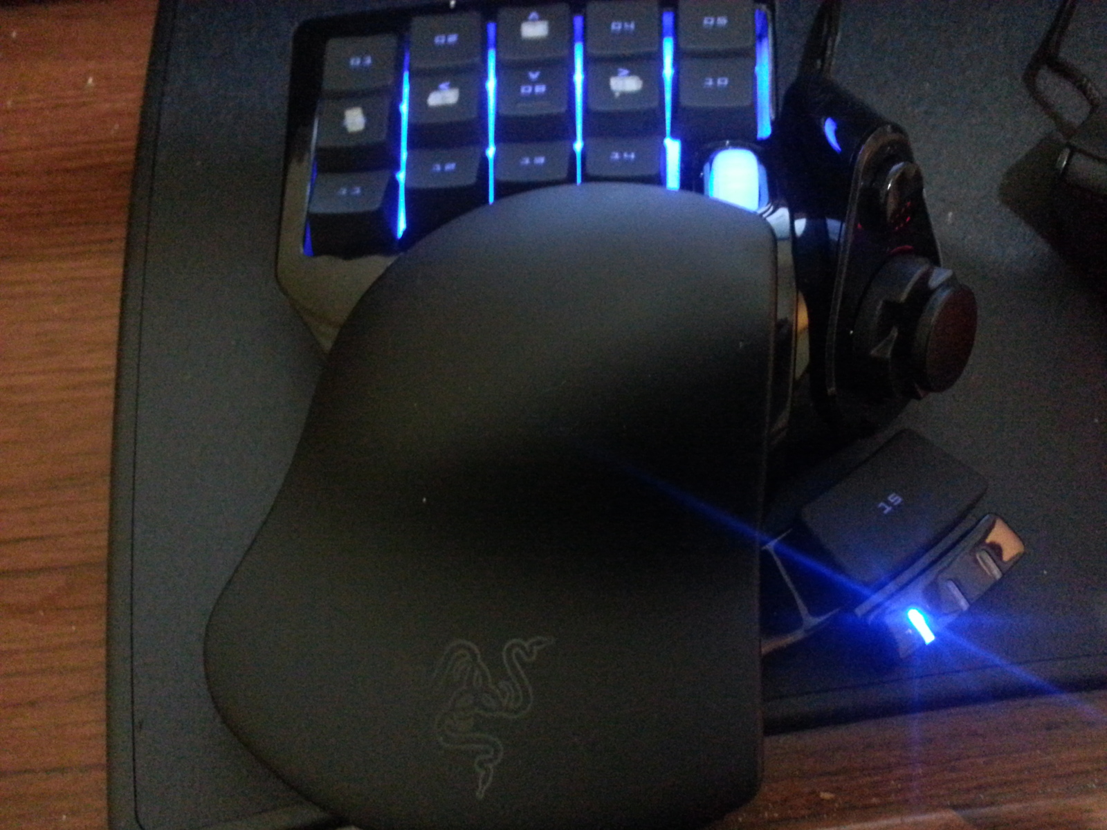  RAZER NOSTROMO EXPERT GAMİNG KEYPAD