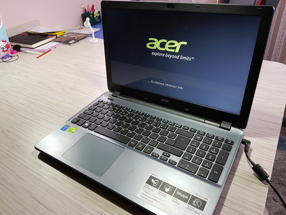 Acer Notebook Sıfır ( 7 saat pil ömrü ) 1650 TL