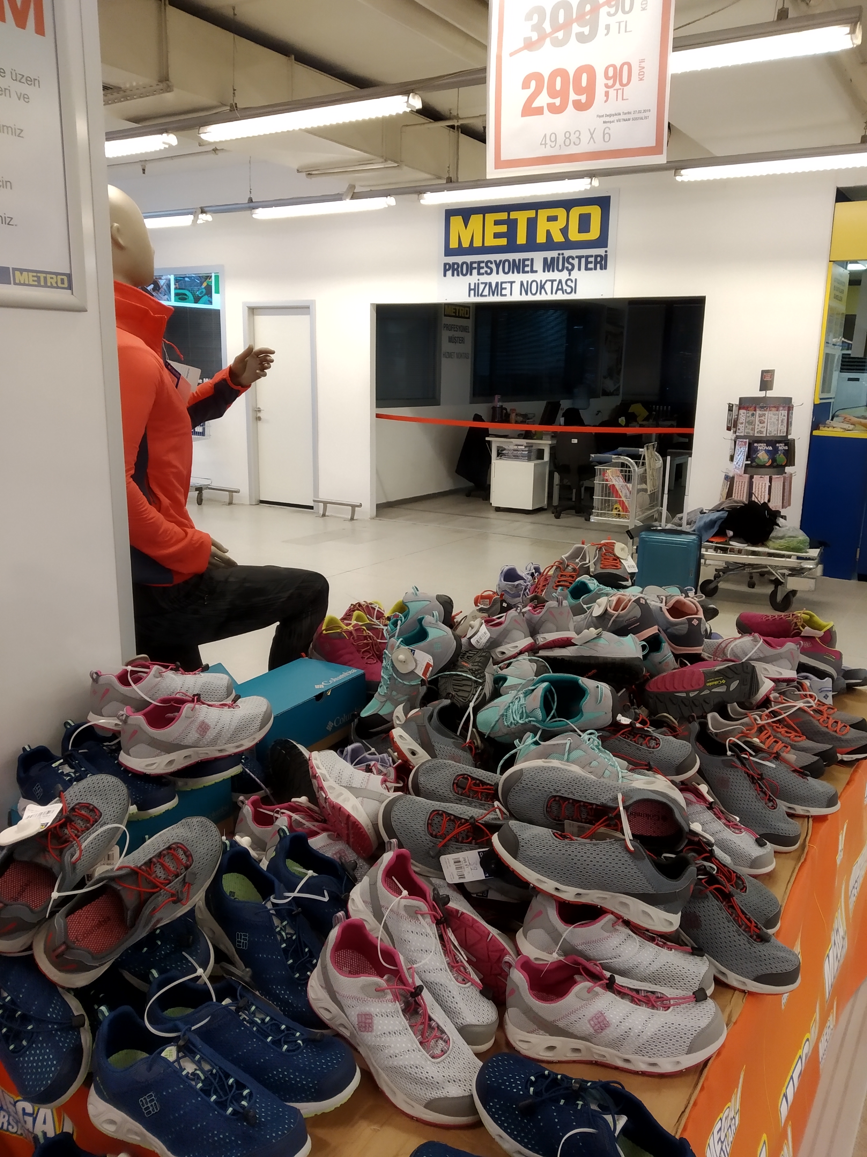 Metro market skechers-columbia ayakkabı 