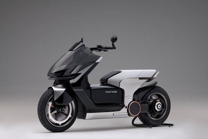 Honda, yenilenen modelleri ve elektrikli konseptleriyle EICMA'da