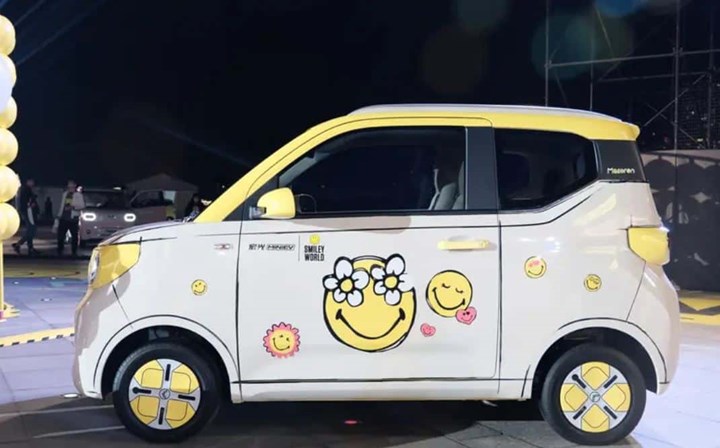 Wuling Hongguang Mini EV Macaron tanıtıldı: 6400 dolara elektrikli otomobil!