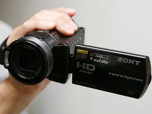  NE KASET! NE DVD! NE HDD! İŞTE SONY HDR-CX7EK ve HDR-CX6EK FULL HD KAMERA