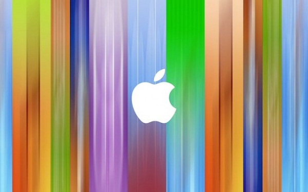Apple'ın etkinlik için hazırladığı pankart daha uzun bir iPhone'u işaret ediyor