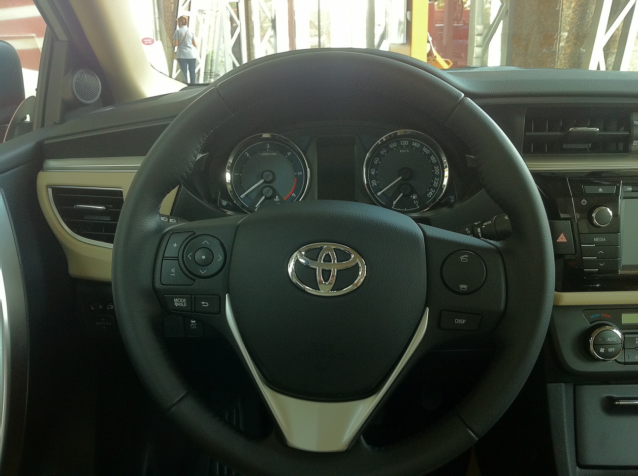  Yeni Corolla, 1.4 d4d MMT ve 1.6 Multidrive s: Test Sürüşü, İncelemesi ve Karşılaştırması.