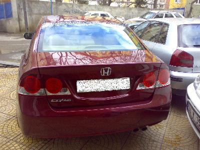  Yeni Honda Civic bej rengi neden farklı görünüyor?