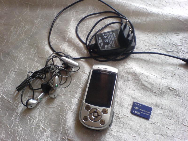  satılık  sony ericsson s700i ve benQ siemens telefon