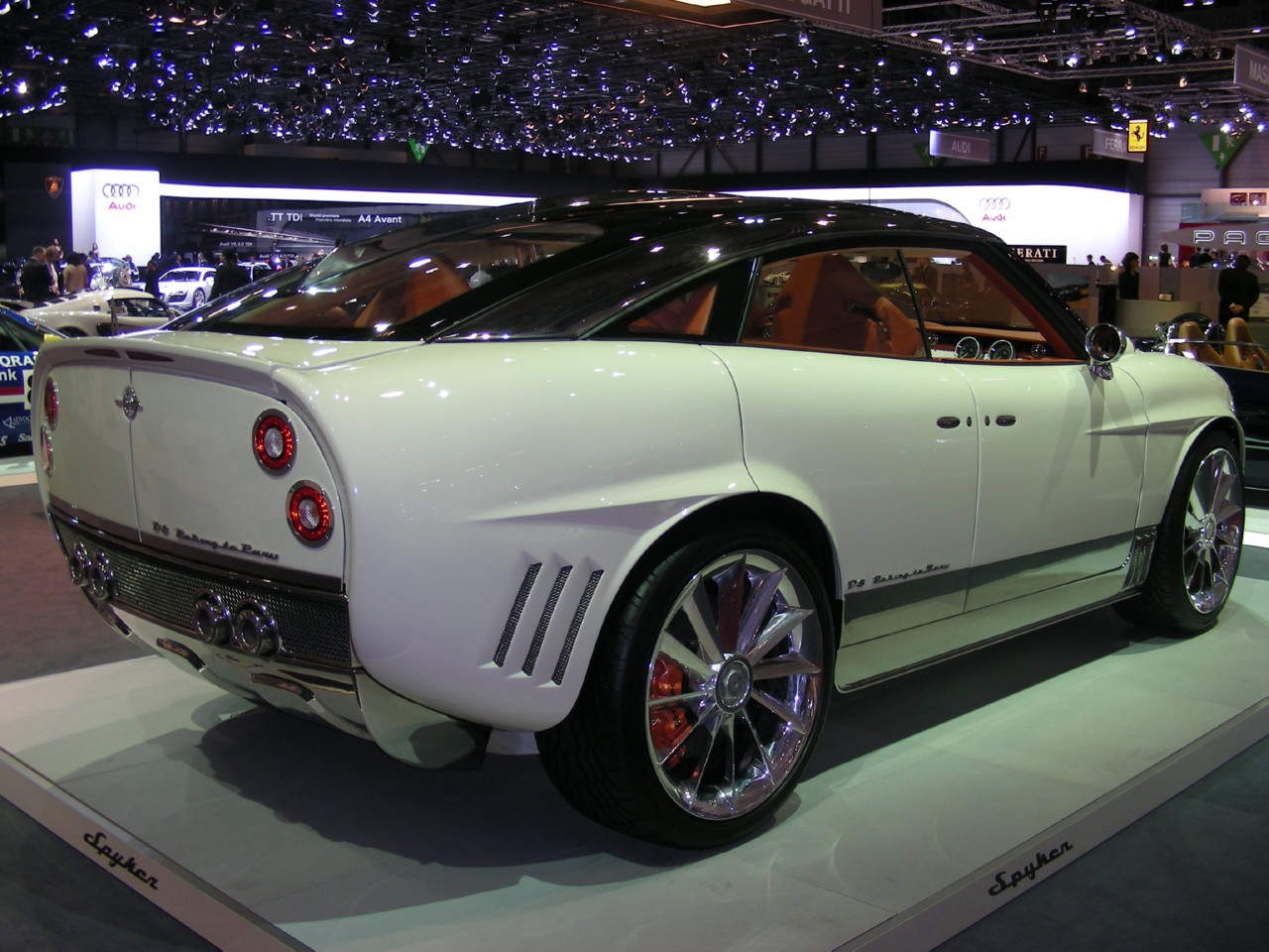 Spyker d12 салон