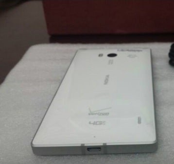 Lumia 929 aksesuarları muhtemel bir lansman için ipuçları veriyor
