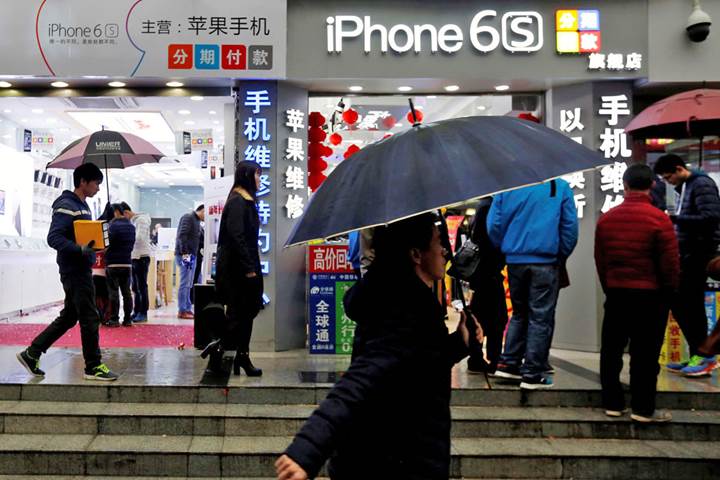 Çin'de Apple çalışanları kullanıcı verilerini satarken yakalandı