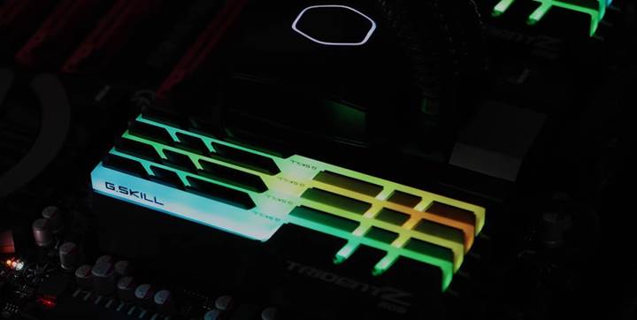 G.Skill'den RGB ışıklandırmalı DDR4 bellek kitleri