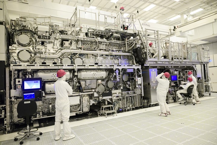 Intel, ilk High-NA EUV yonga üretim makinesinin kurulumunu tamamladı