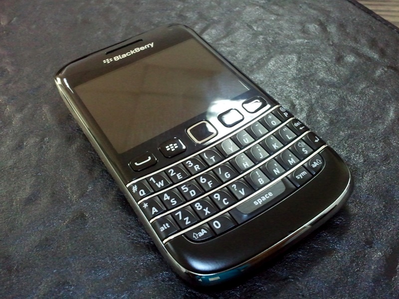  ......BB BOLD 9790..(küçük,güçlü,kaliteli)....