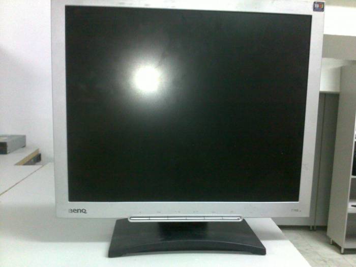  BENQ Q7T4 17'' LCD Monitör