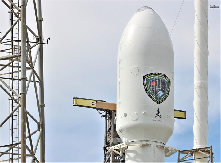 SpaceX ve ABD anlaştı: Casus uydular için Falcon Heavy roketler kullanılacak
