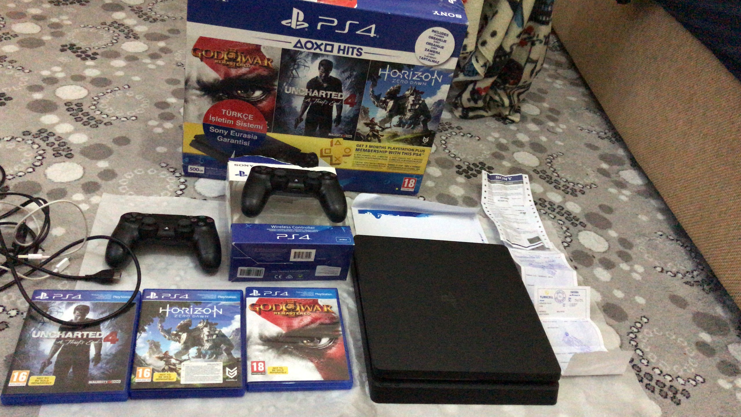 Satılık Eurasia Garantili PS4 + 2 DS 4 + 3 Oyun