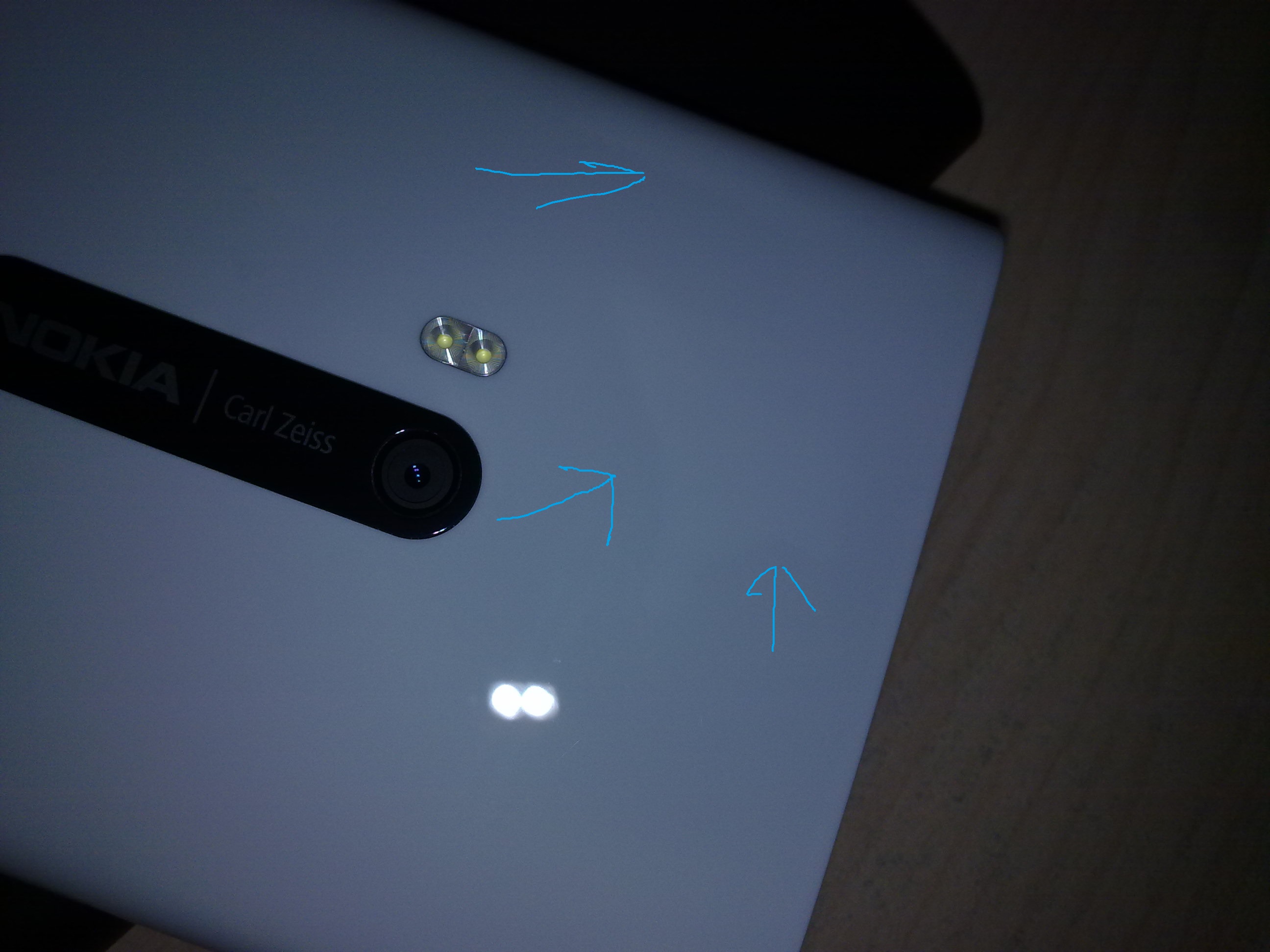  Lumia 920 Beyaz Kasada CPU Kısmında Rengin Daha Beyazlaşması
