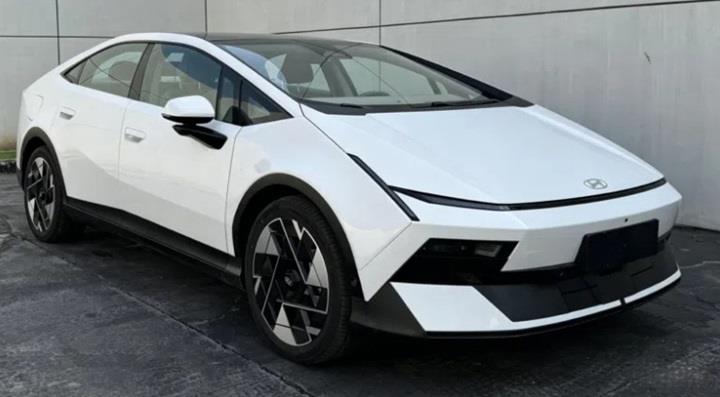 Yeni Hyundai Ioniq V'nin menzil uzatıcı (EREV) versiyonu da bulunacak