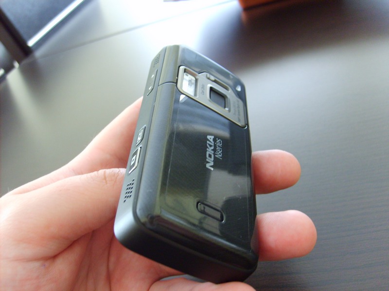  ^^ Nokia N82 | S60 3.1 - 2.4' QVGA LCD | 5MP - Xenon Flash - AF | WLAN - GPS ^^