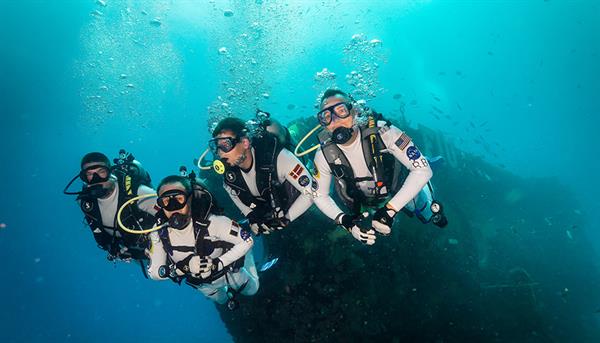 NASA astronotları uzay yürüyüşü antrenmanı için su altına yollayacak