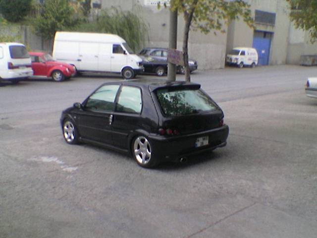  Peugeot 106 GTI mi Citroen Saxo VTS mi???