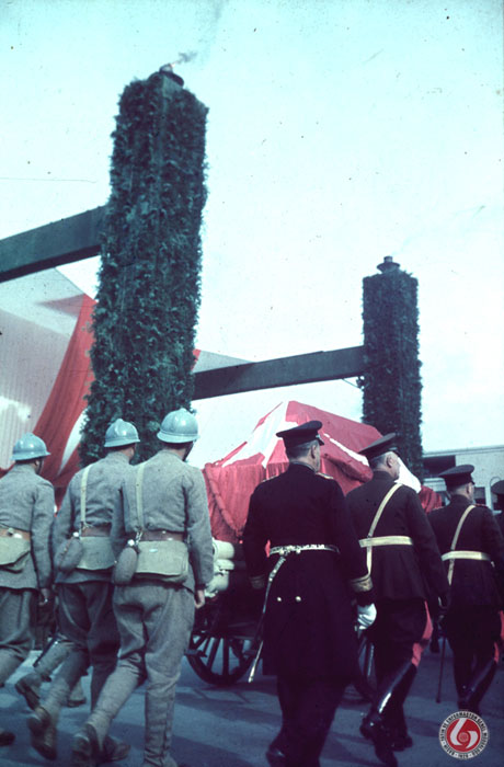  M.Kemal Atatürk ün naaşının Anıtkabir e naklinde çekilen fotoğraflar (Renkli Baskı)