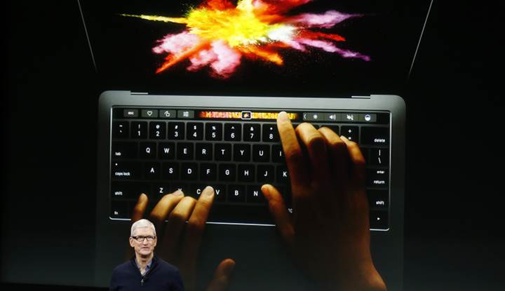 Touch Bar'lı yeni MacBook Pro'larda aniden kapanma sorunu başladı