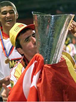 Herşeyiyle 'GHEORGHE HAGI 10' [ Resim + Video ]