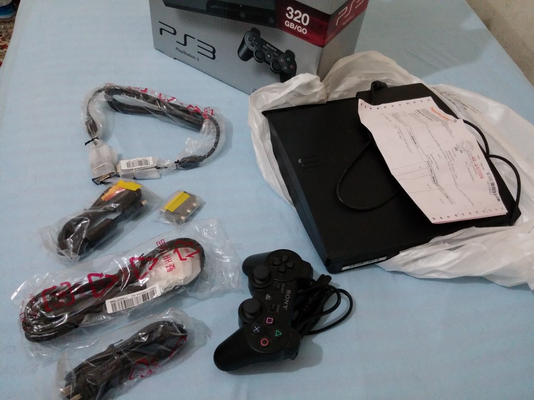  Satılık PS3 320GB Slim- Tam Kutulu, Faturalı, 3 Orjinal oyun