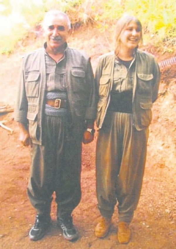 Kırmızı fularlı kız Rakka'da öldürüldü.