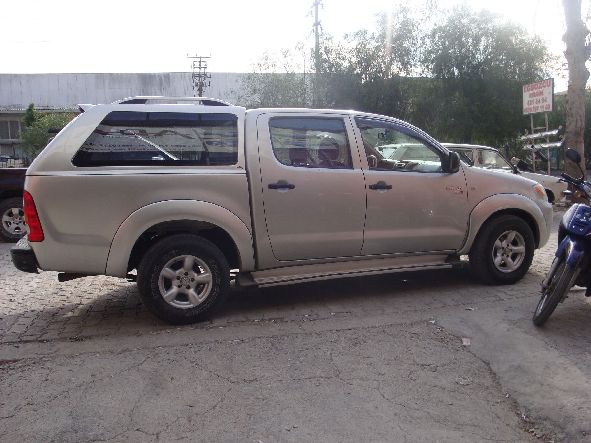  Toyota Hilux DC AB Comfort Çift Kabin 2006 model 26.800 ytl alınırmı