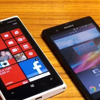  [ Nokia Lumia 920 { WP8 - 1.5 GHz DC | 4.5' WXGA PureMotionHD+ | 8.7MP - 1080p ]