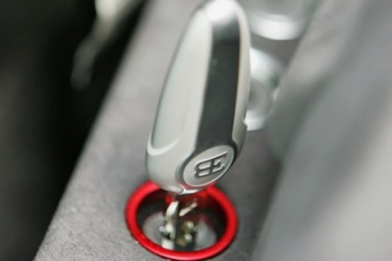  Bugatti Veyron Anahtar Kaplaması Soyuluyor