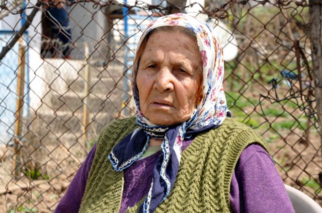  Şerife Cesur acil servise 'çamurlu ayakkabı'larını çıkarıp girdi