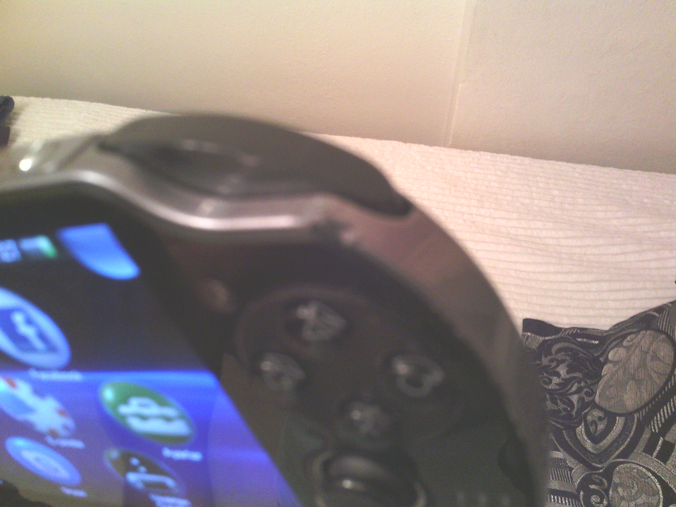 Satılık PS VITA WIFI +4GBHAFIZA+FIFA13+GARANTILI=350 TL