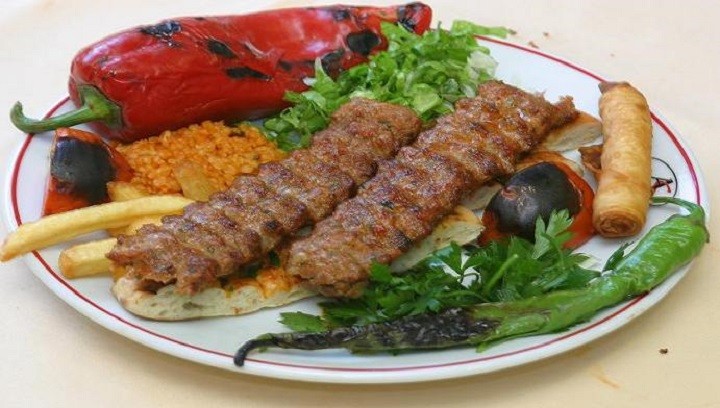  Gerçek Adana Kebabı kesinlikle bu değildir..SS'li