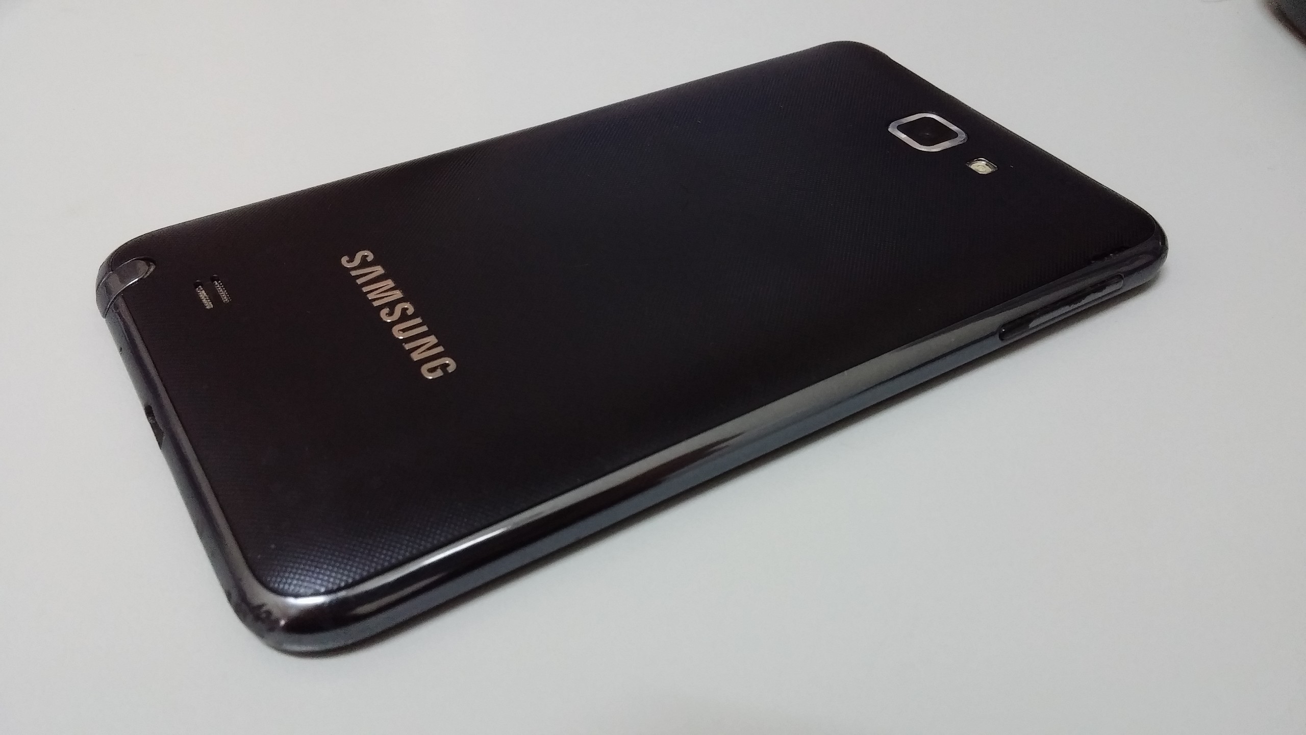  Samsung Galaxy Note N7000  indirim geldi  300 tl