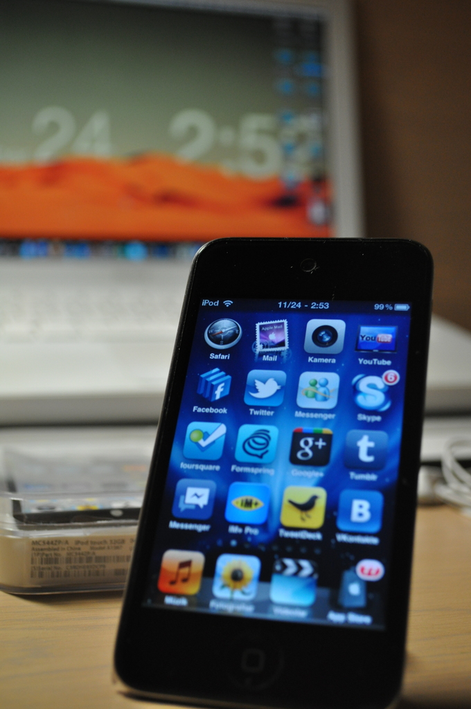  SATILIK !! İpod Touch 4G 32GB+İnvisible Shield
