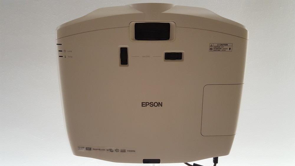  EPSON TW 9100W Wireless Full HD 1080P 3D Projeksiyon + Specta 221x124cm Fixed Frame (İNDİRİM)