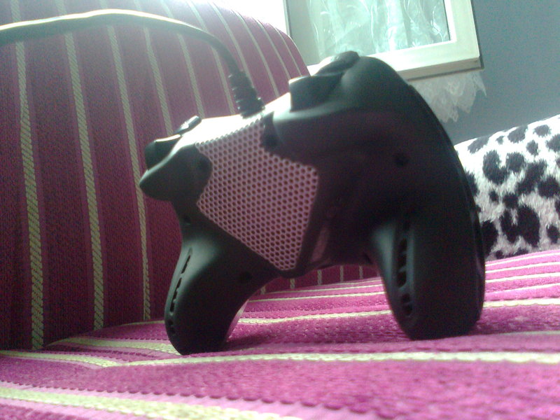  Logitech ChillStream (El soğutmalı gamepad - PC için)