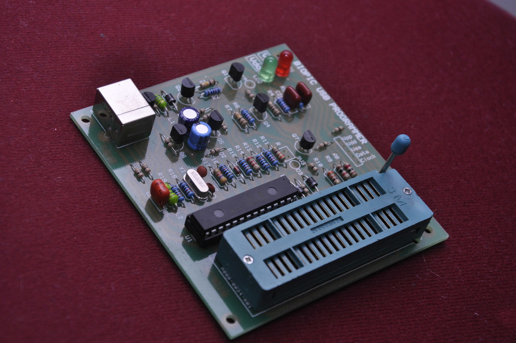  USB PIC PROGRAMLAYICI VE SNOPY OYUN KOLU