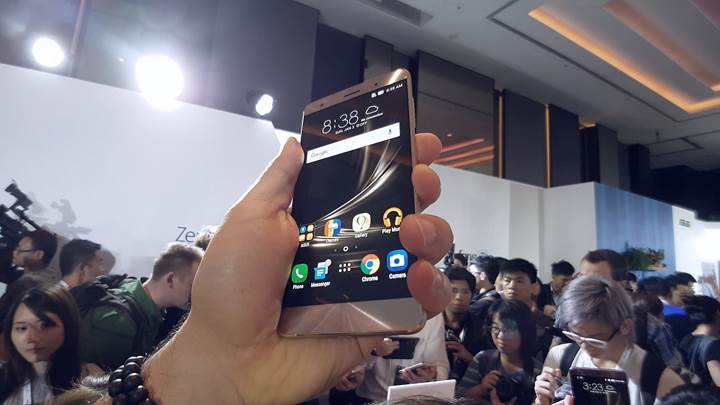 Asus ZenFone 3 Deluxe incelemesi: 'Asus telefon devlerine meydan okuyor'