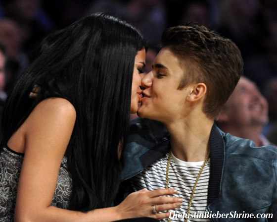  JUSTIN BIEBER VE SELENA GOMEZ AYRILDI!
