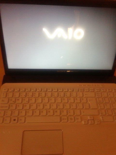  SONY VAIO SVE151J13M İ5 2.60GHZ 4GB RAM 750GB HDD GARANTILI 950Tl !!
