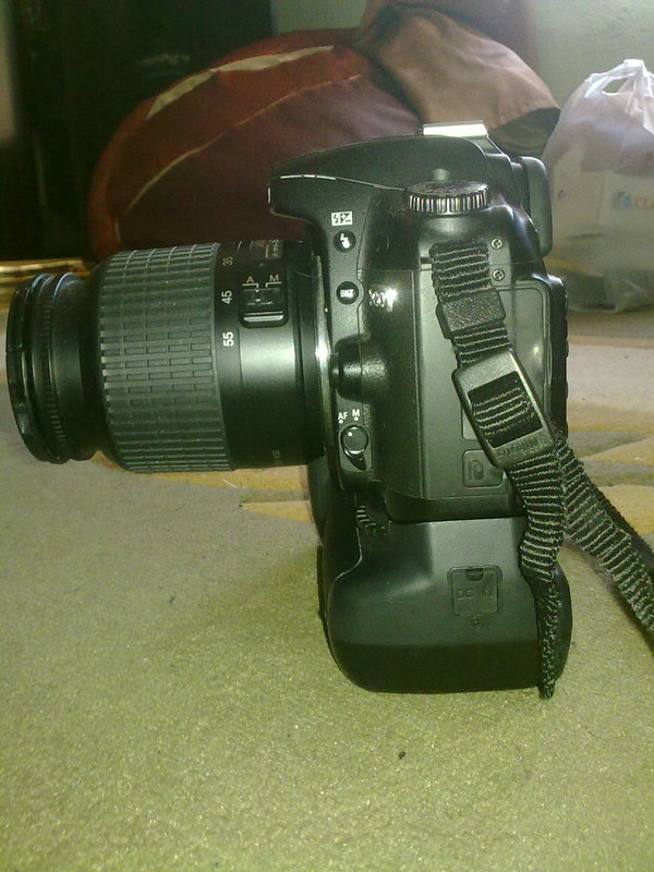  TERTEMİZ NİKON D80+18-55+BATTERY GRIP+FOTOĞRAFLI FİYAT DÜŞTÜÜ